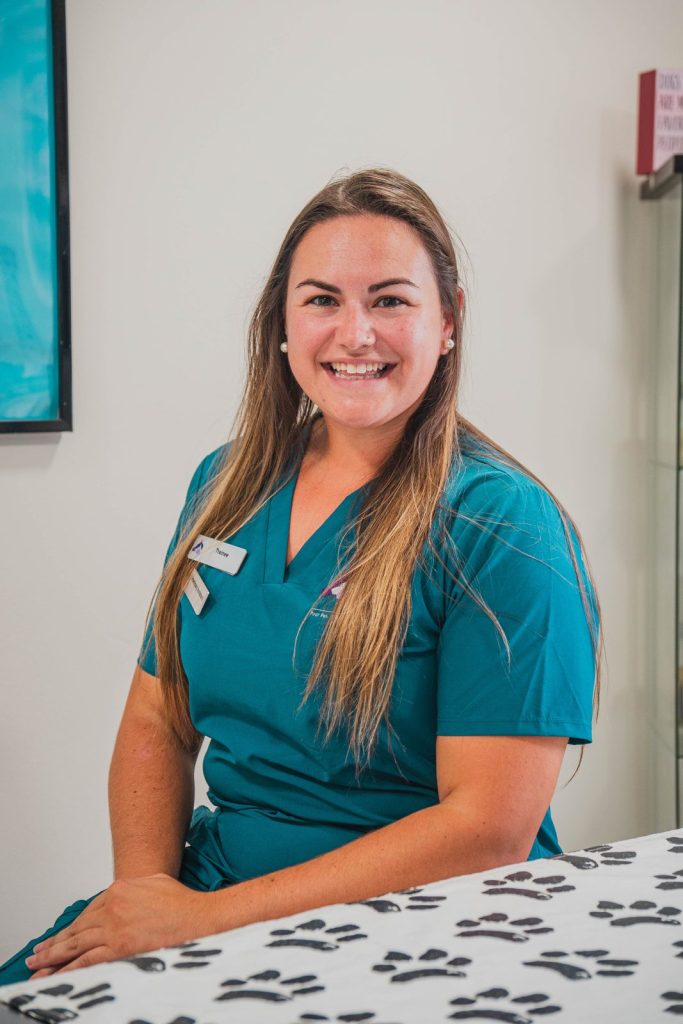 Valerie Anderson, paraveterinary assistant at Animal Care Clinic Aruba